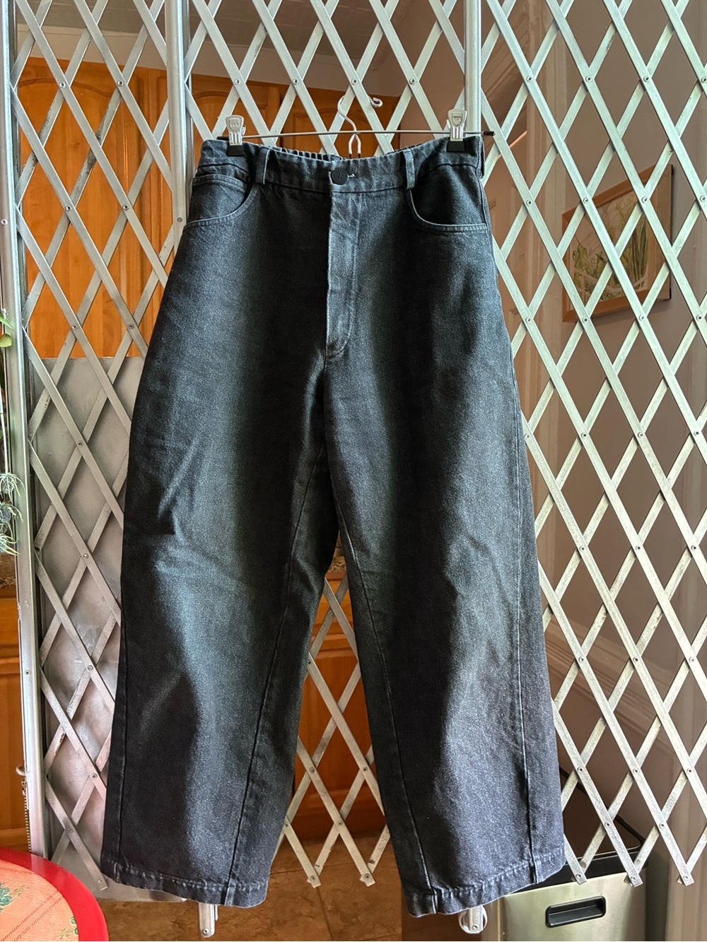 Cordera Curved Seam Black Jeans